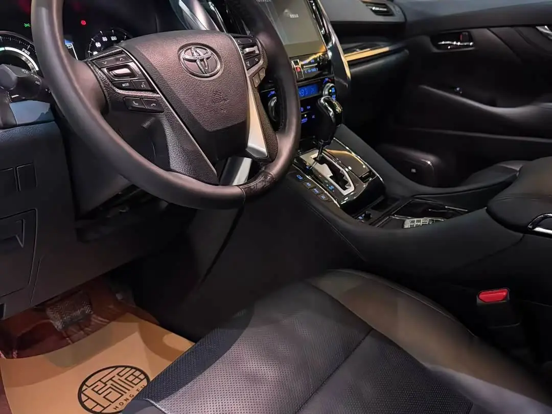 Toyota Alphard 2021 — Фото 2/9