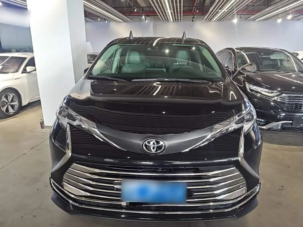 Toyota Sienna 2024 — Photo 3/20