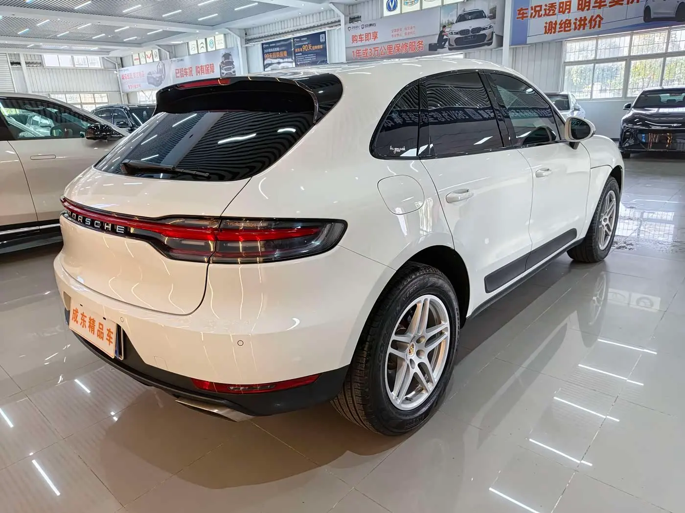 Porsche Macan 2021 — Фото 6/9