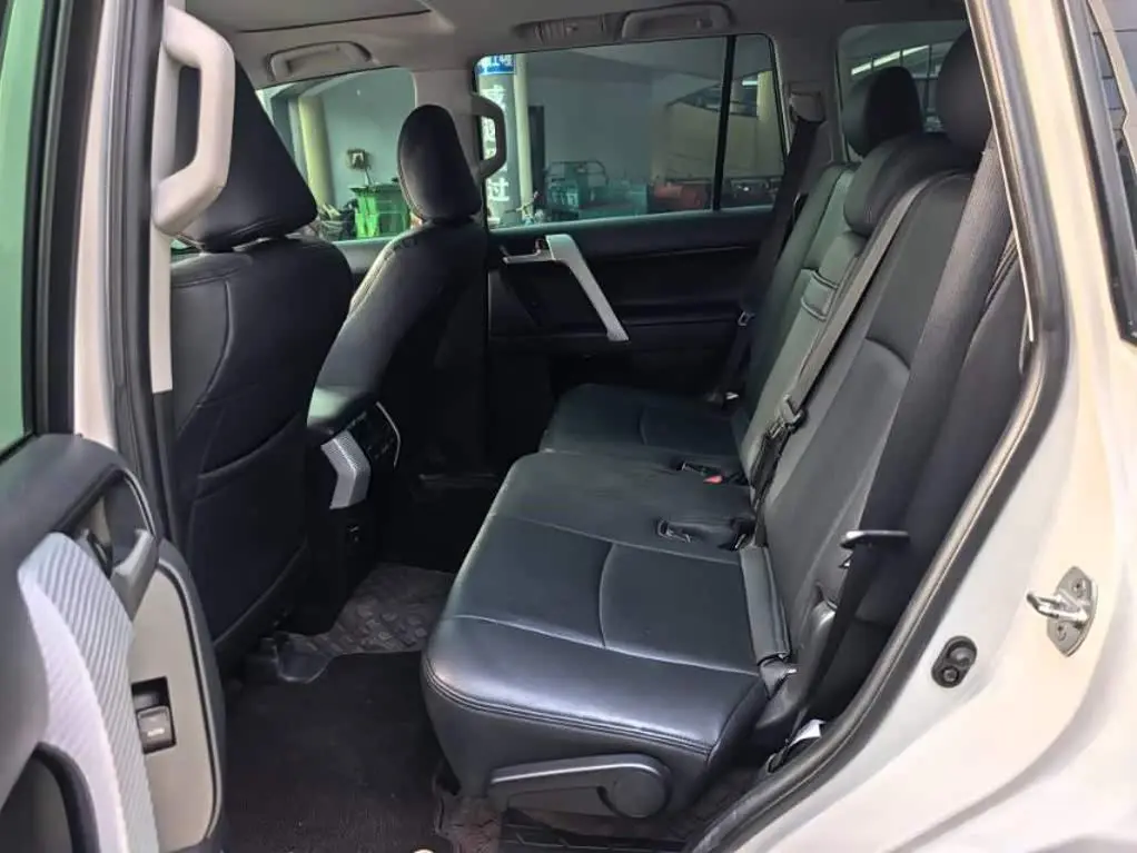 Toyota Prado 2019 — Photo 7/9