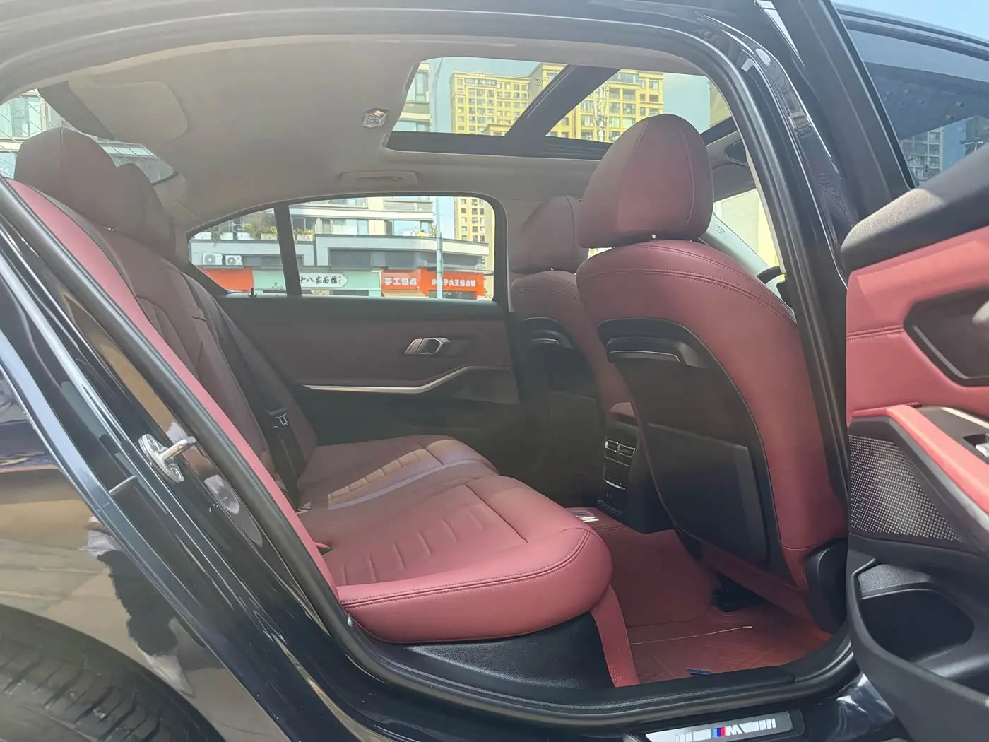 BMW 3 Series 2021 — ფოტო 14/18