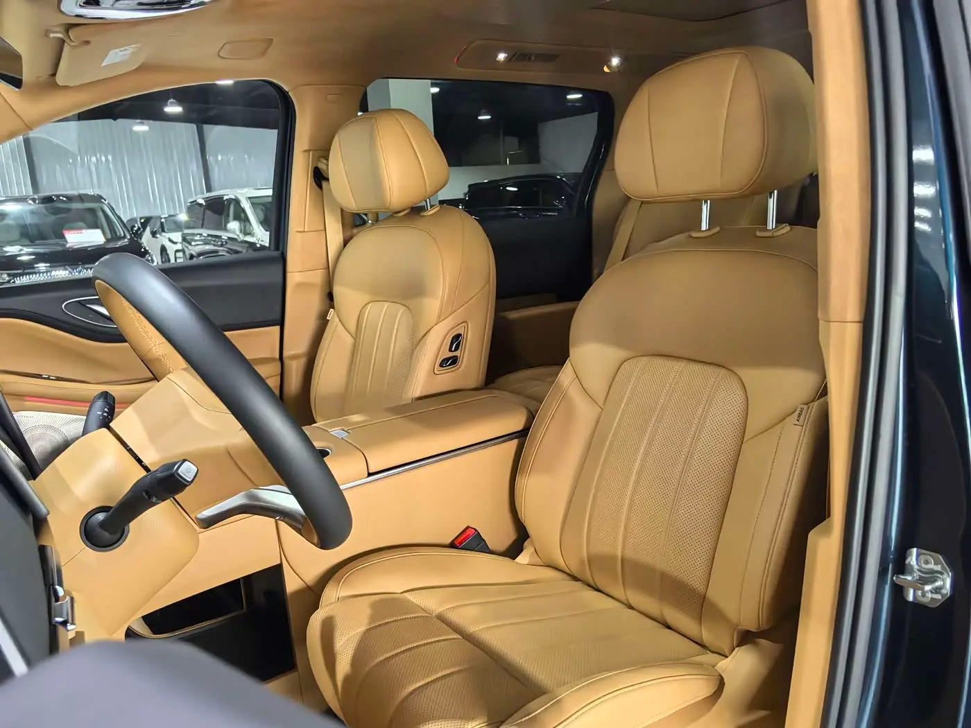 Voyah Auto Voyah Dreamer 2025 — Photo 13/13