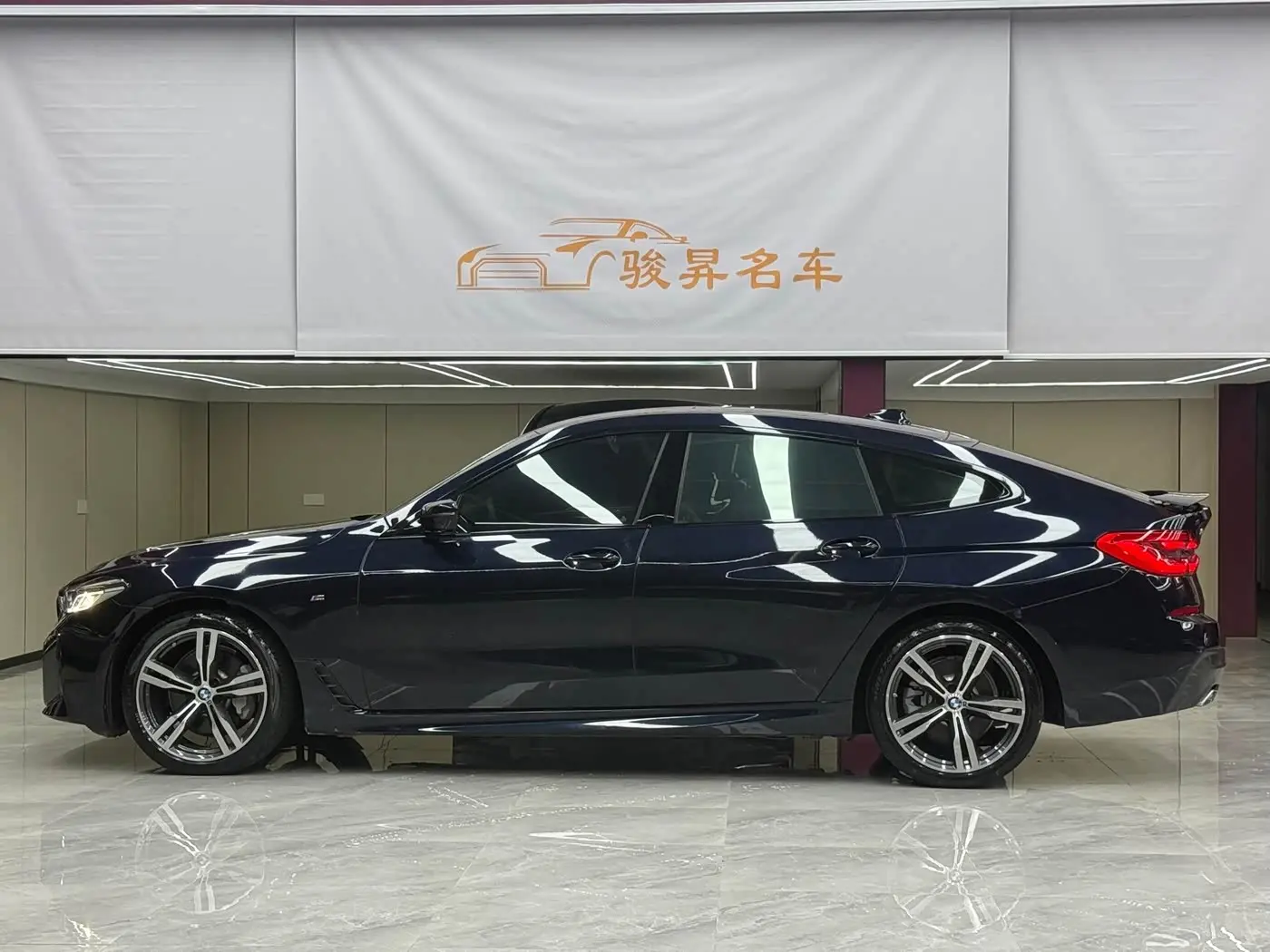 BMW 6 Series GT 2021 — Фото 8/20