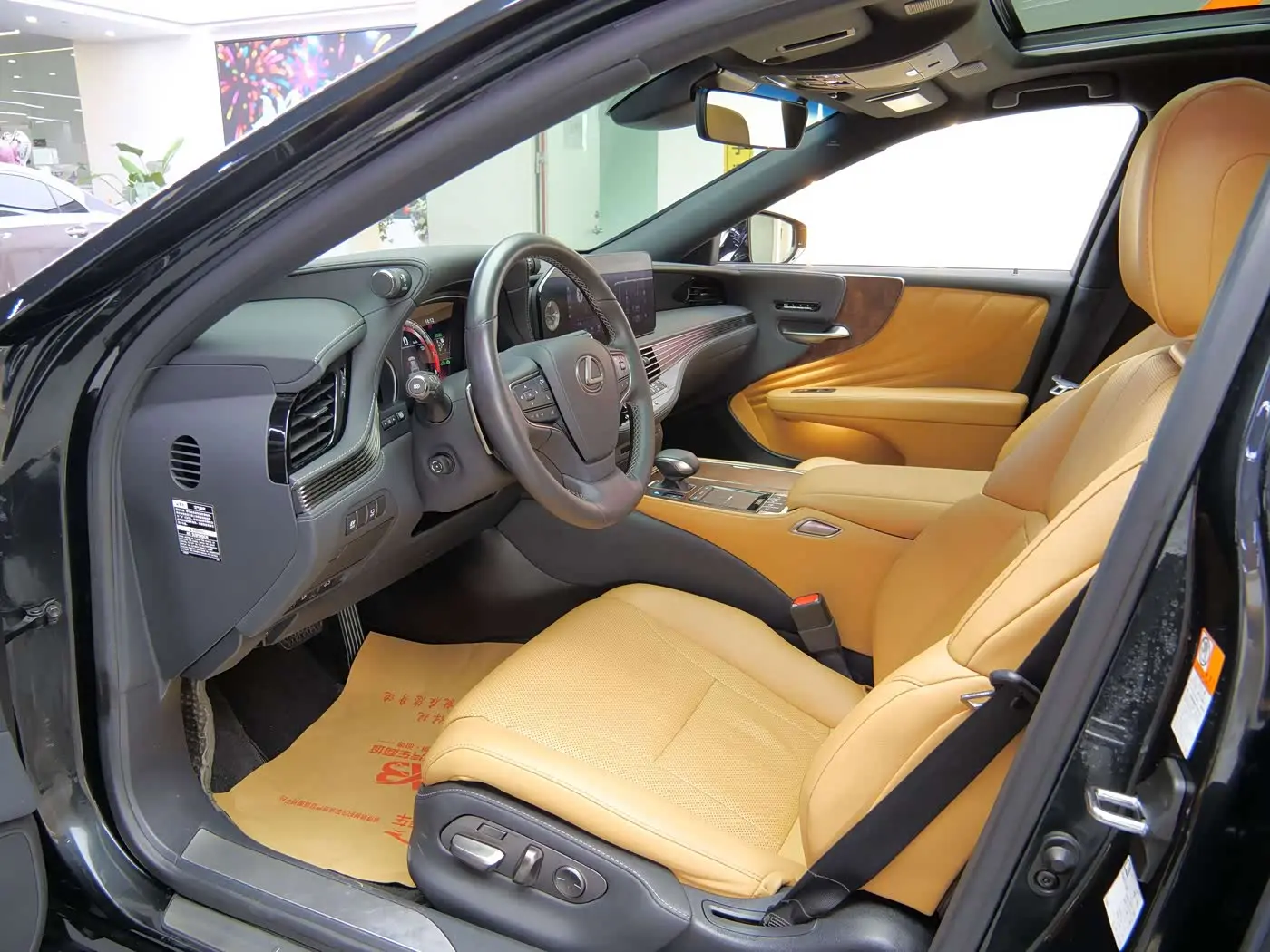 Lexus LS 2022 — Photo 10/19