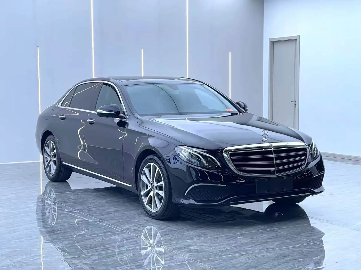 Mercedes-Benz E-Class 2019 — Photo 3/15