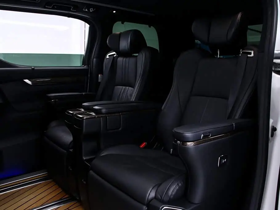 Toyota Vellfire 2020 — Photo 17/20