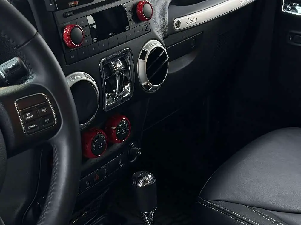 Jeep Wrangler 2016 — Фото 19/20