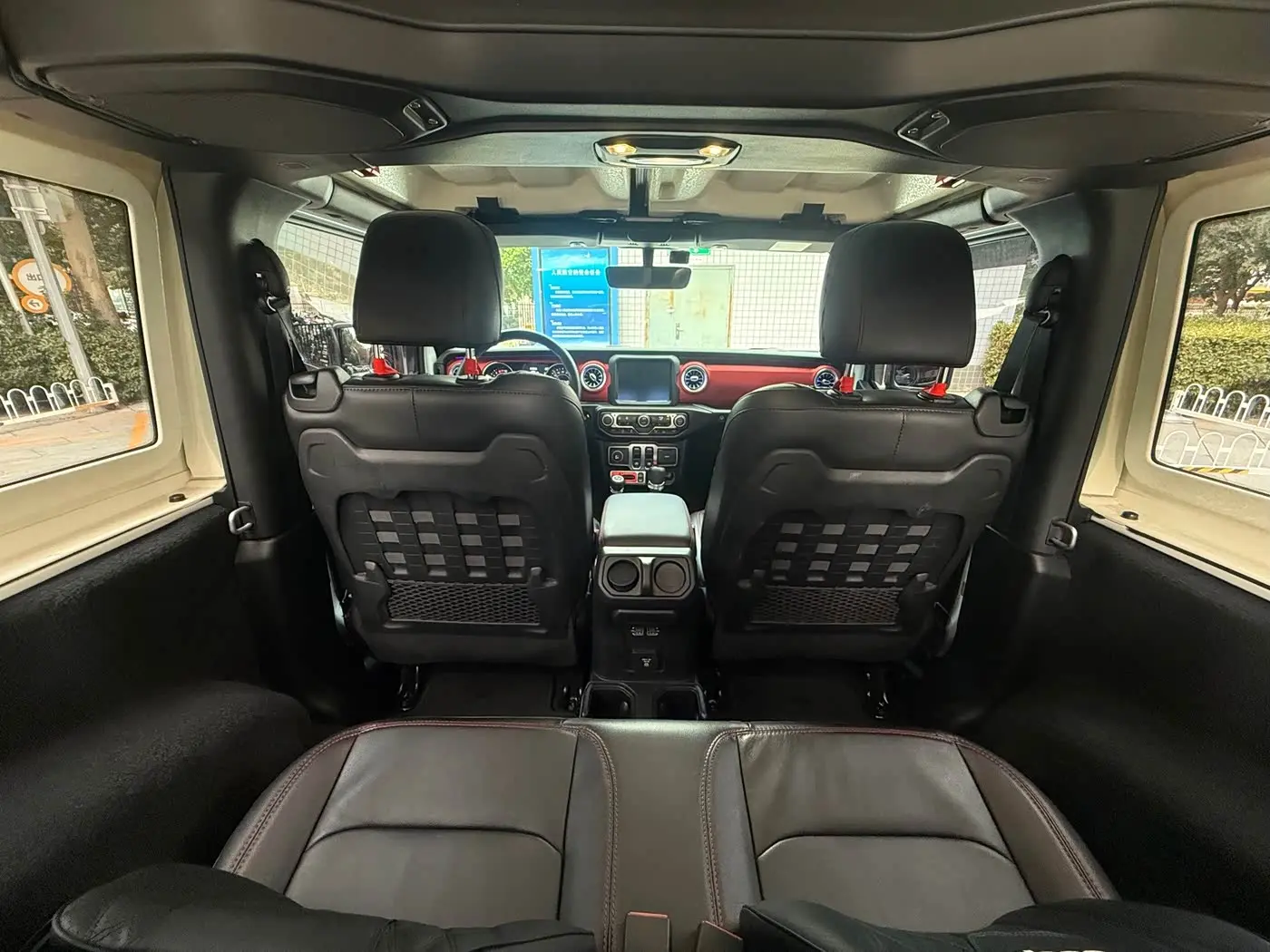 Jeep Wrangler 2021 — Photo 12/13