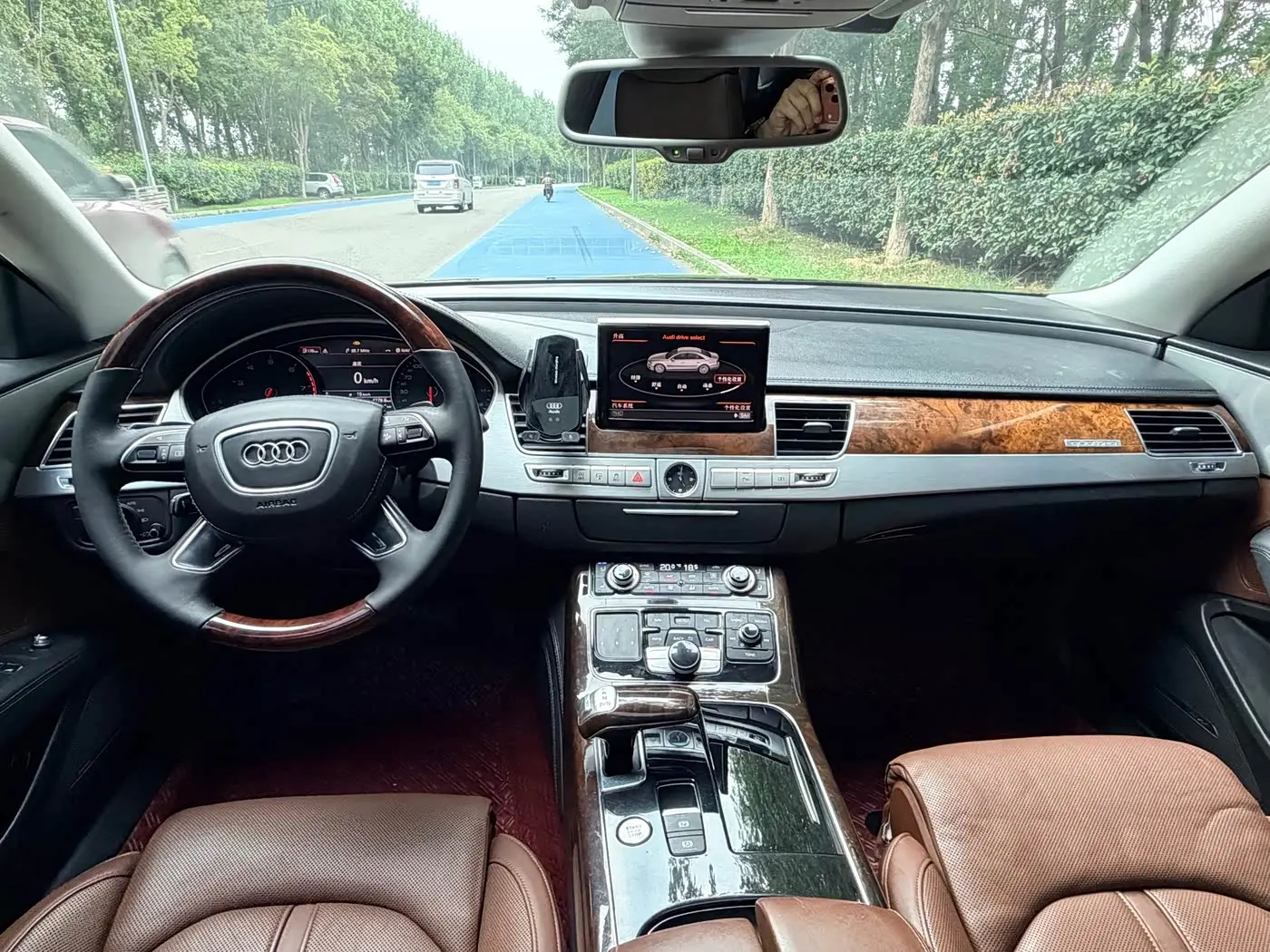 Audi A8 2015 — Фото 10/17