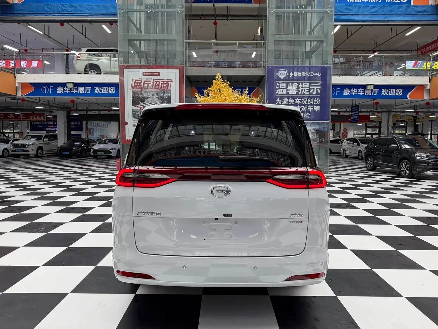 GAC Trumpchi Trumpchi M6 2022 — Фото 5/20