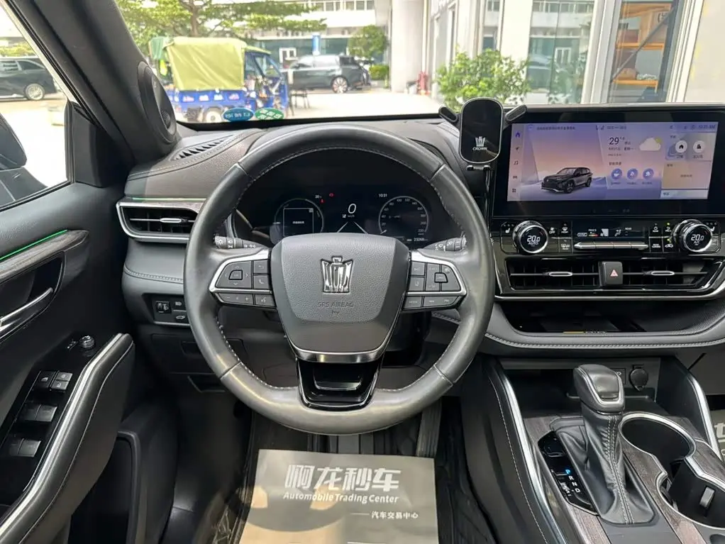 Toyota Crown Kluger 2025 — Фото 10/14