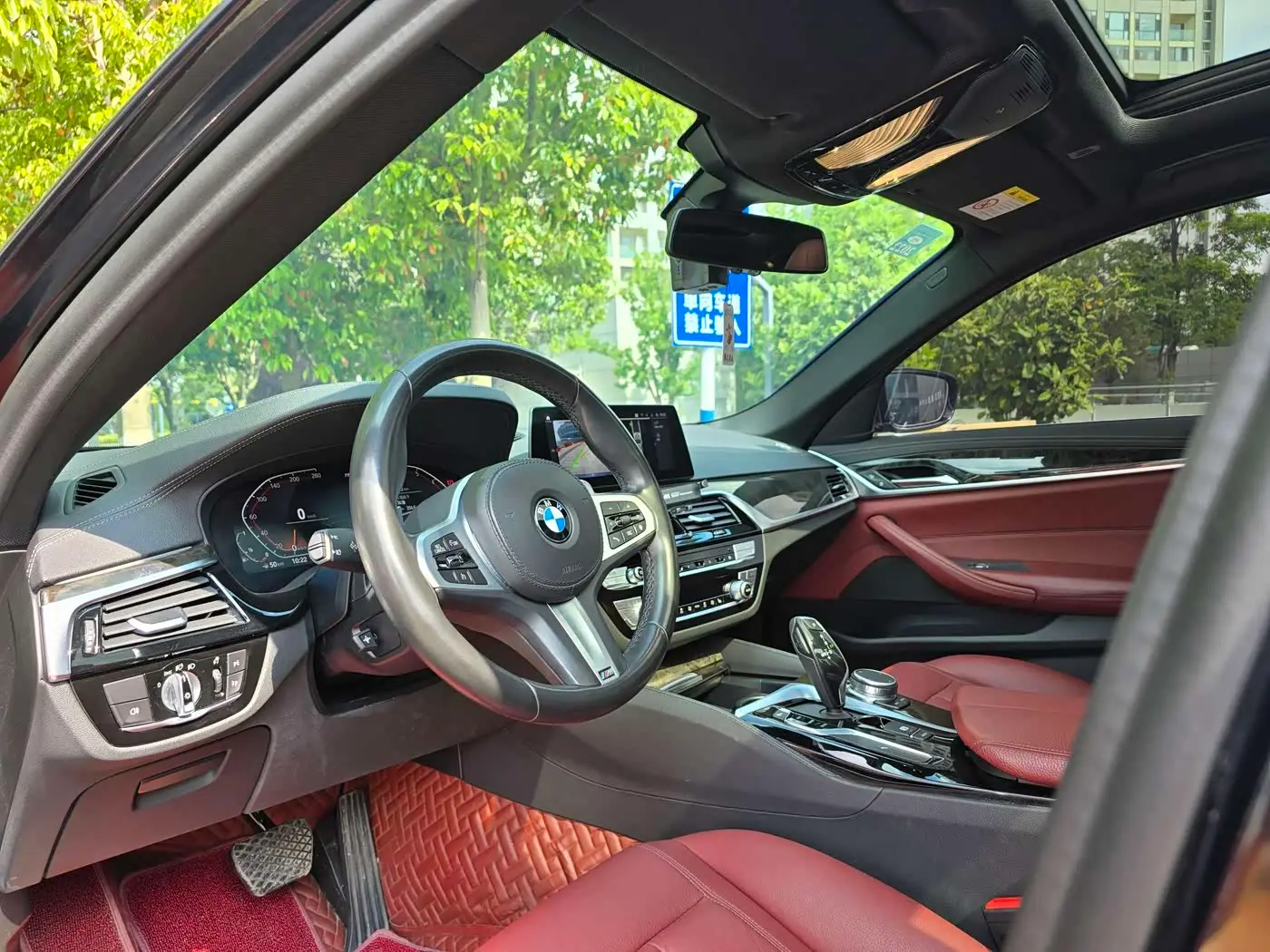 BMW 5 Series 2020 — Photo 10/20