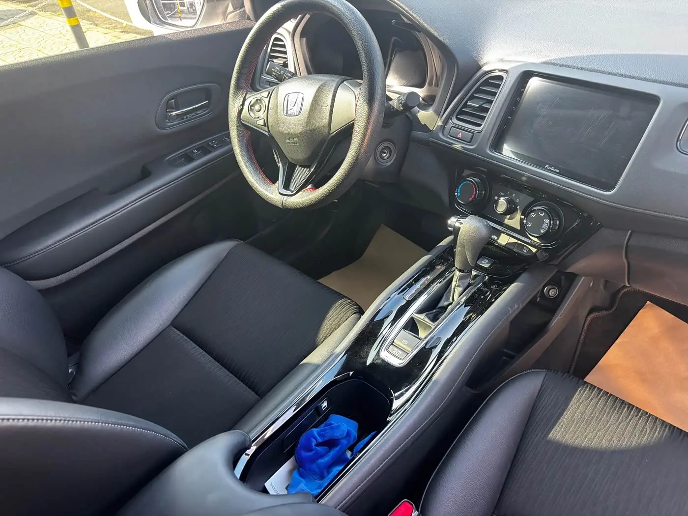 Honda Vezel 2022 — Photo 13/19