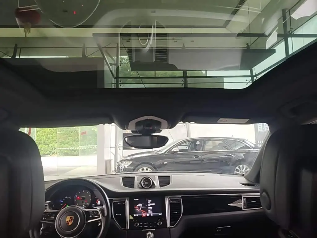 Porsche Macan 2018 — Photo 14/20