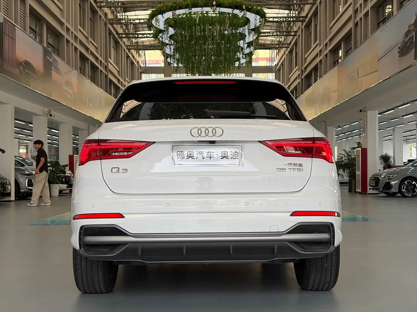 Audi Q3 2023 — Şəkil 6/18