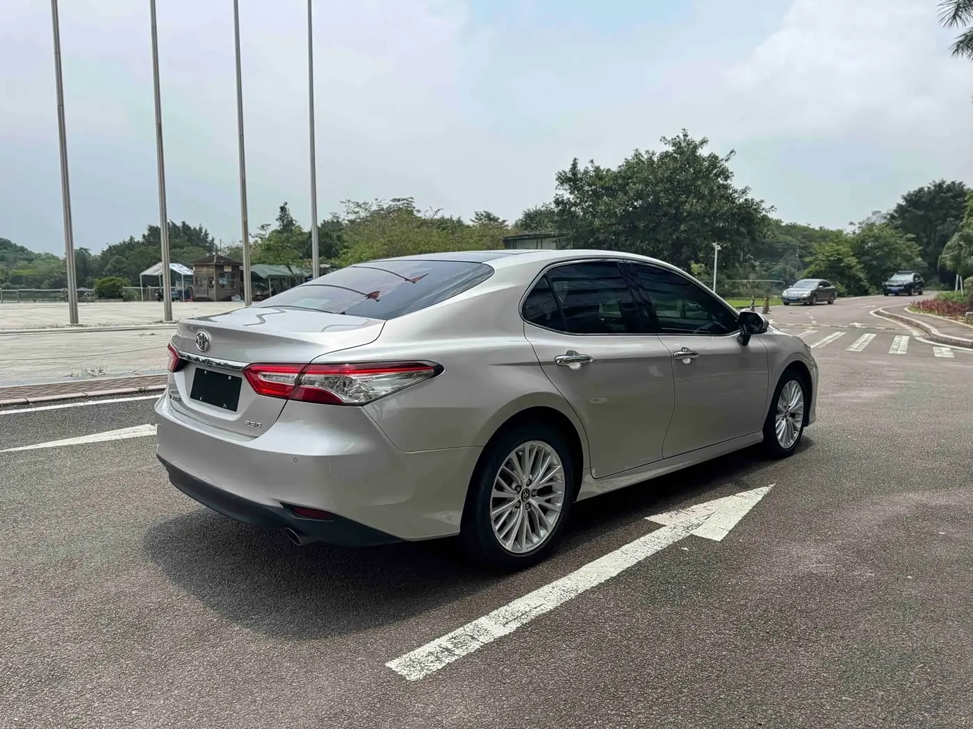Toyota Camry 2019 — Photo 15/15