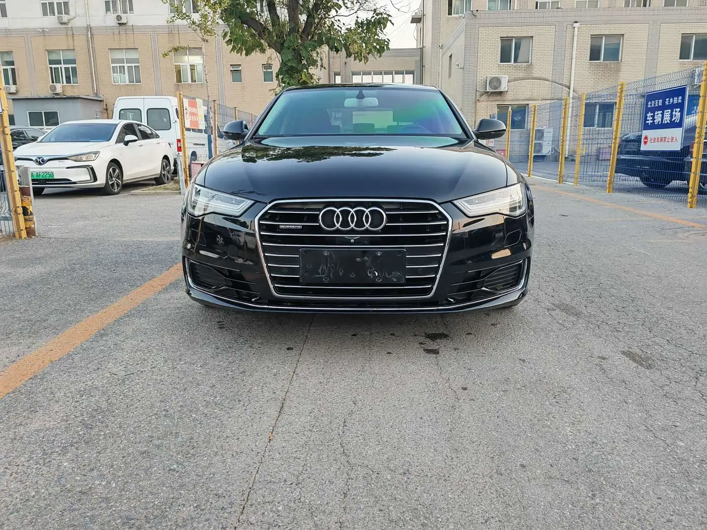 Audi A6L 2017 — Фото 2/15