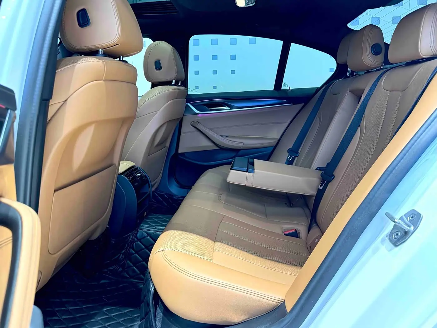 BMW 5 Series 2023 — Photo 9/18