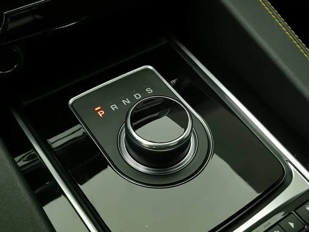 Jaguar F-PACE 2021 — Фото 13/20