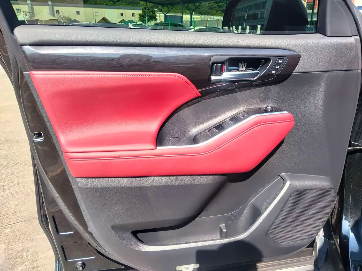 Toyota Crown Kluger 2022 — Photo 5/20