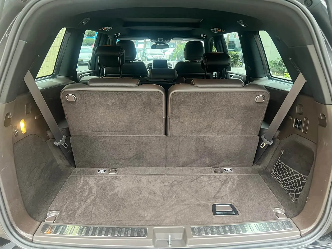 Mercedes-Benz GLS 2019 — Photo 15/17