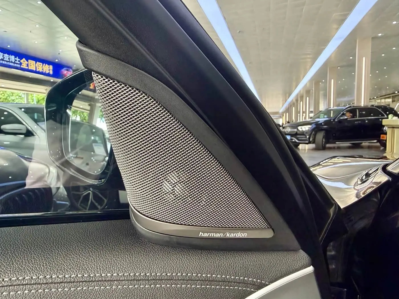 BMW 5 Series 2021 — Photo 14/17