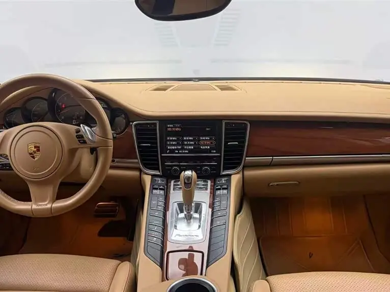 Porsche Panamera 2015 — Фото 9/12
