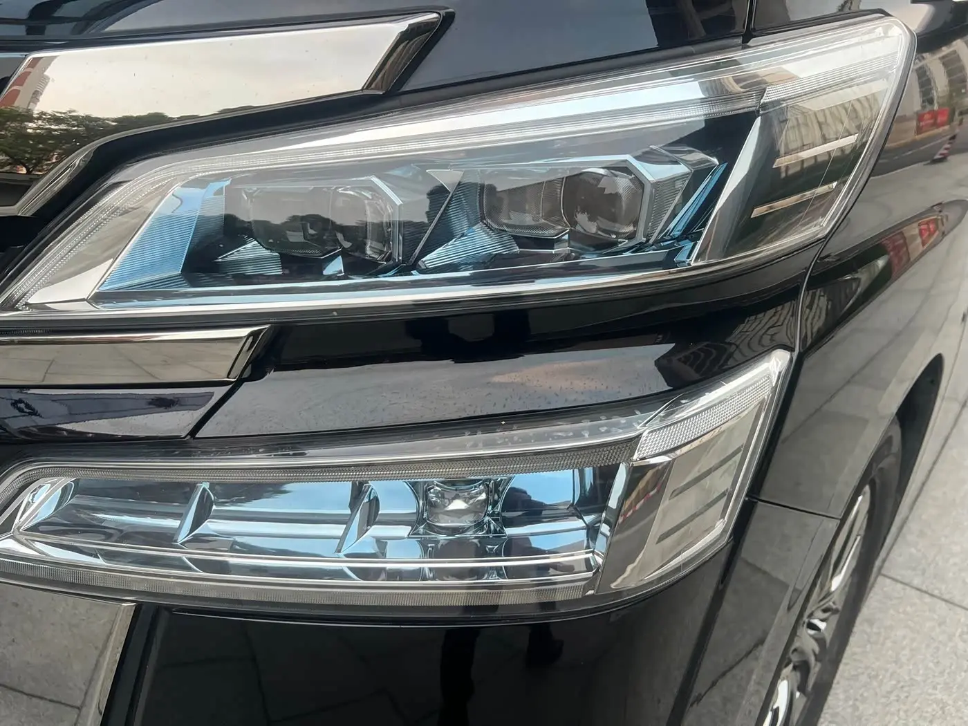 Toyota Vellfire 2020 — Photo 7/18