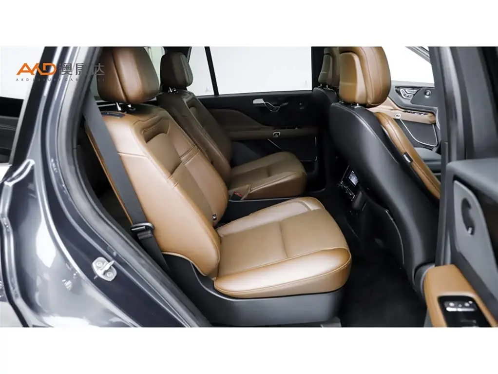 Lincoln Aviator 2023 — Şəkil 8/11