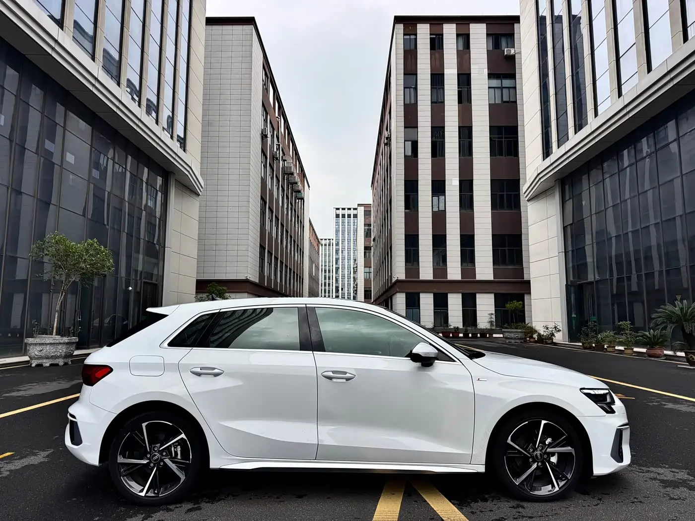 Audi A3 2023 — Photo 5/17