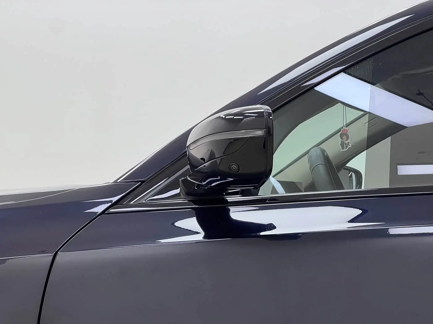 BMW 3 Series 2024 — Photo 7/20