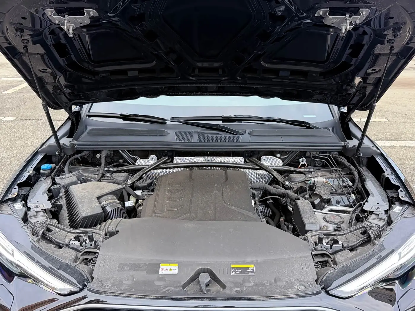 Audi Q5L 2025 — Photo 3/12