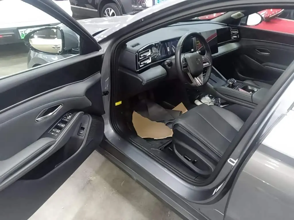 BYD Qin L 2025 — Photo 16/20
