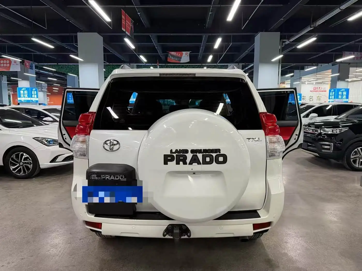 Toyota Prado 2013 — Photo 8/9