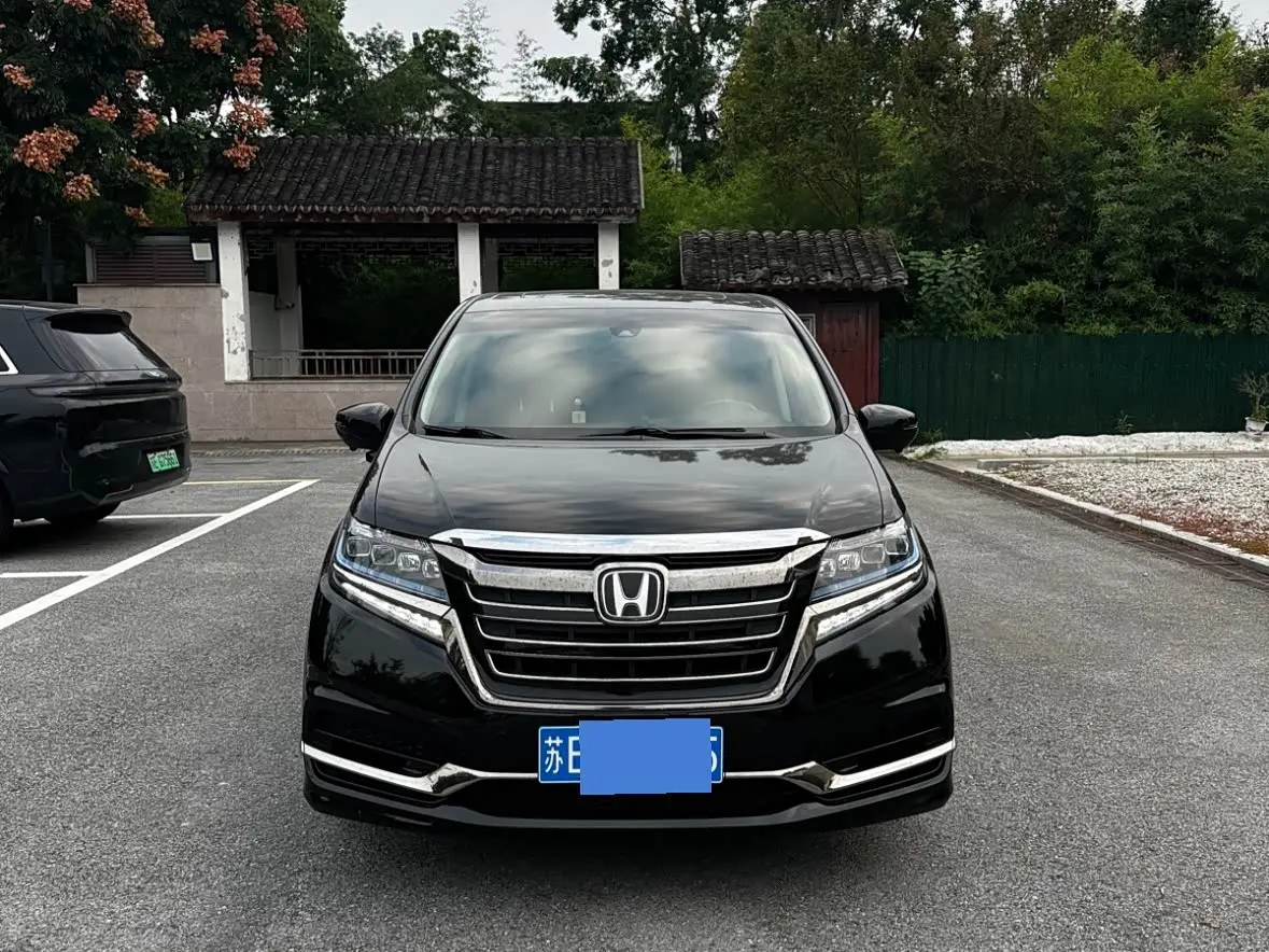 Honda Elysion 2021 — Фото 1/15