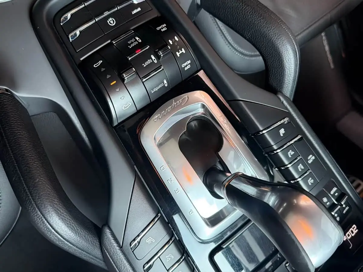 Porsche Cayenne 2016 — Photo 5/9