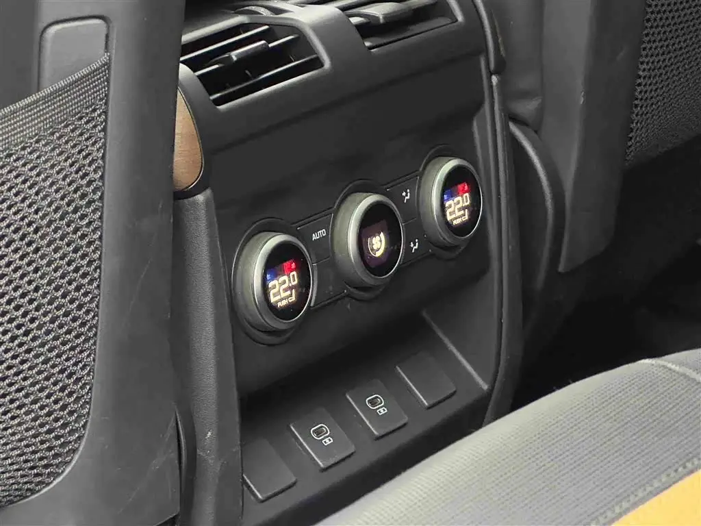 Land Rover Defender 2024 — Şəkil 14/17