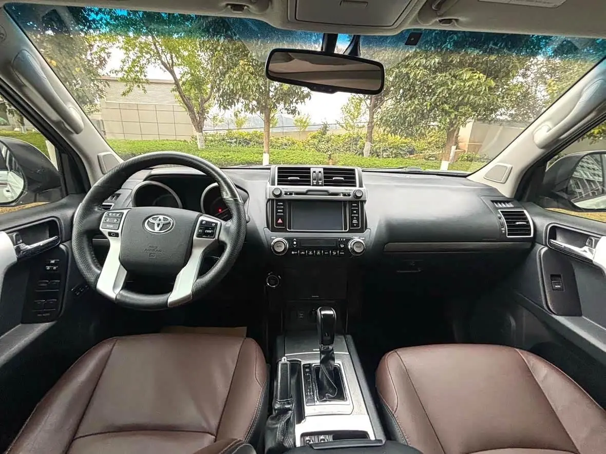Toyota Prado 2017 — Photo 12/20
