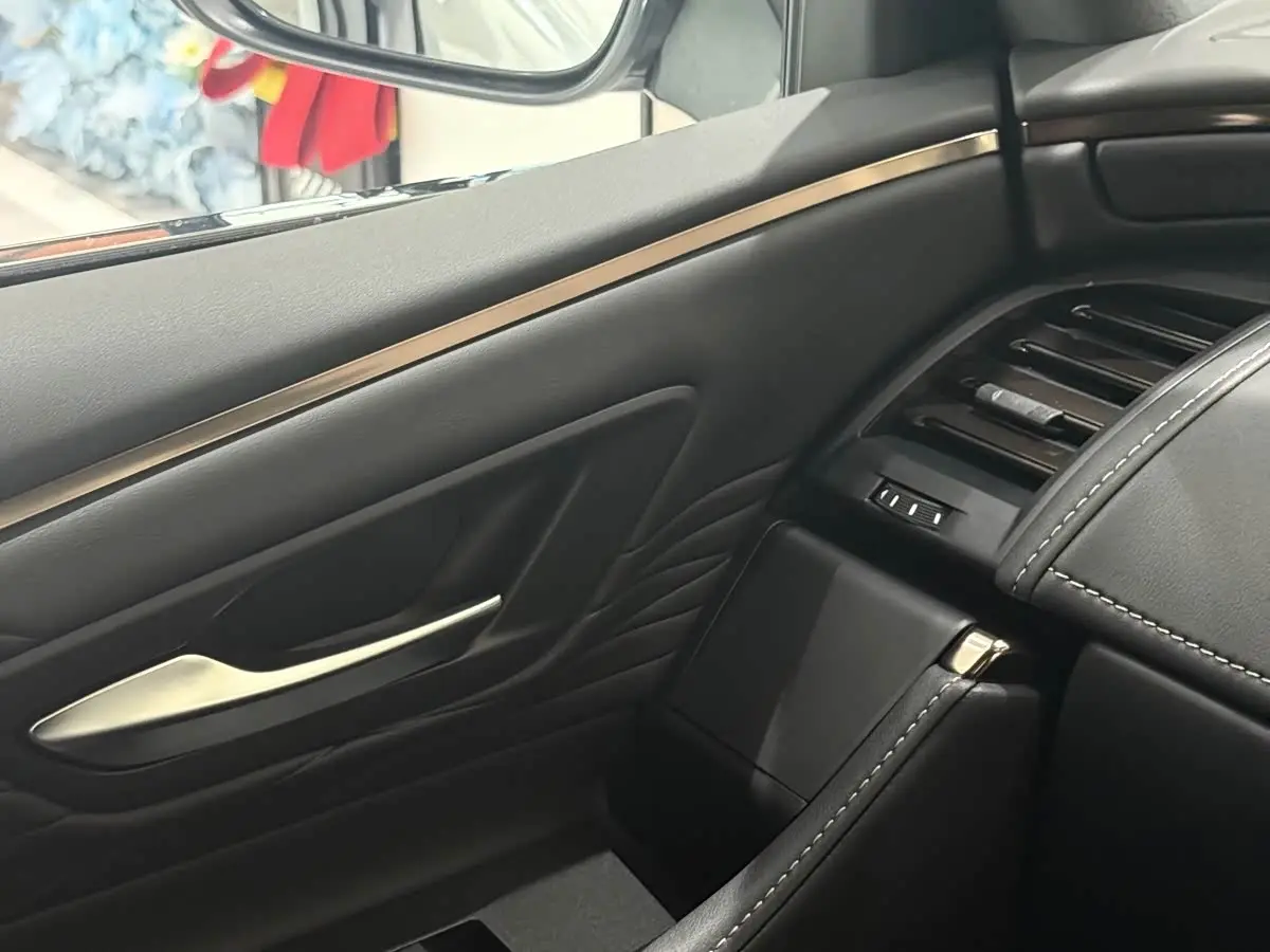 Toyota Alphard 2026 — Photo 19/19