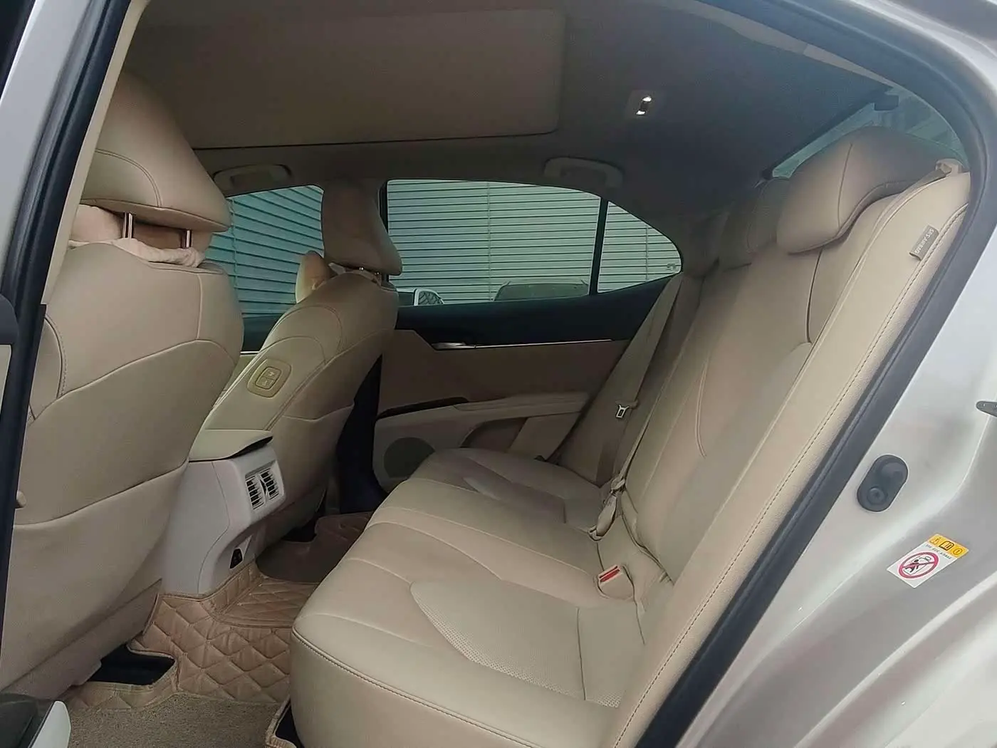Toyota Camry 2019 — Фото 11/17