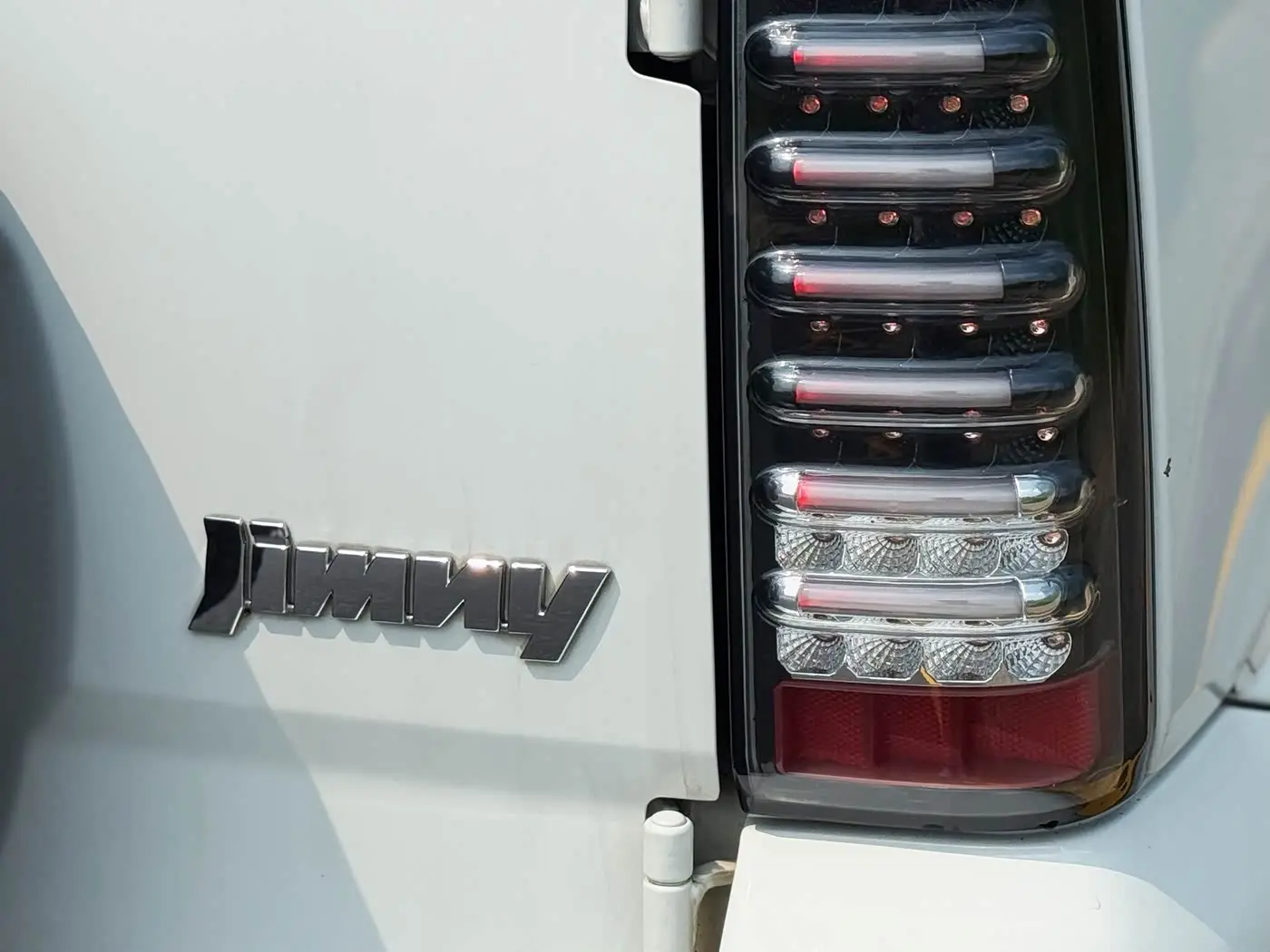 Suzuki Jimny 2018 — Photo 7/19