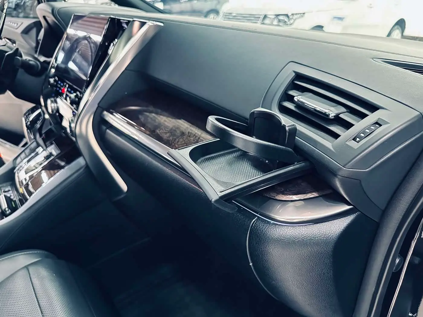 Toyota Vellfire 2022 — Фото 14/20