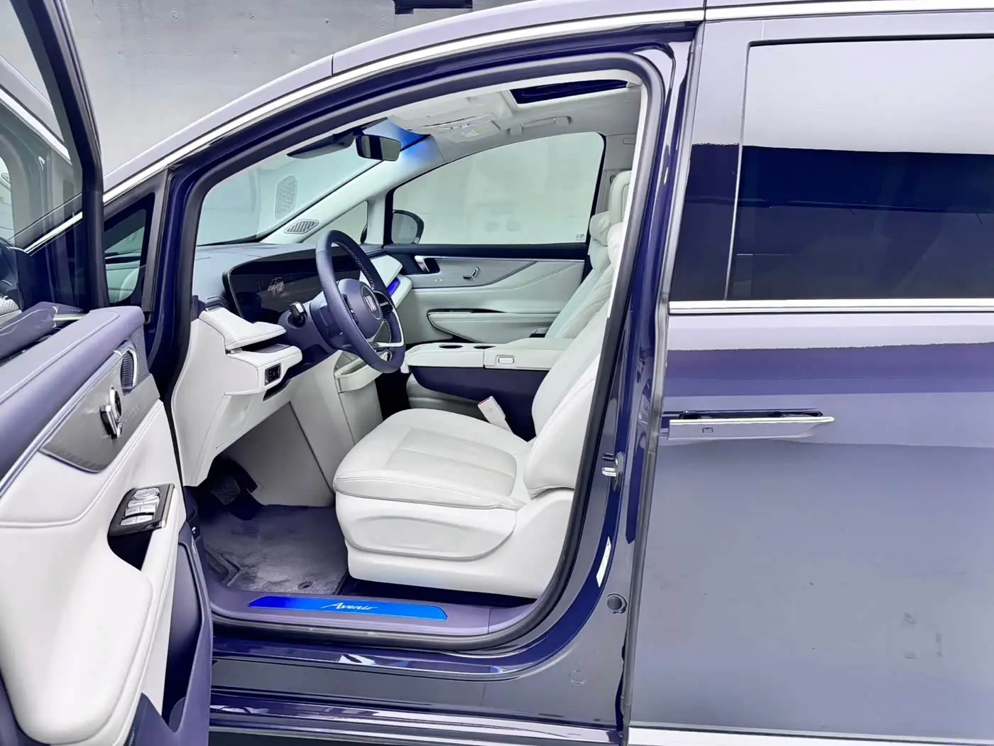 Buick GL8 New Energy 2025 — Фото 11/20
