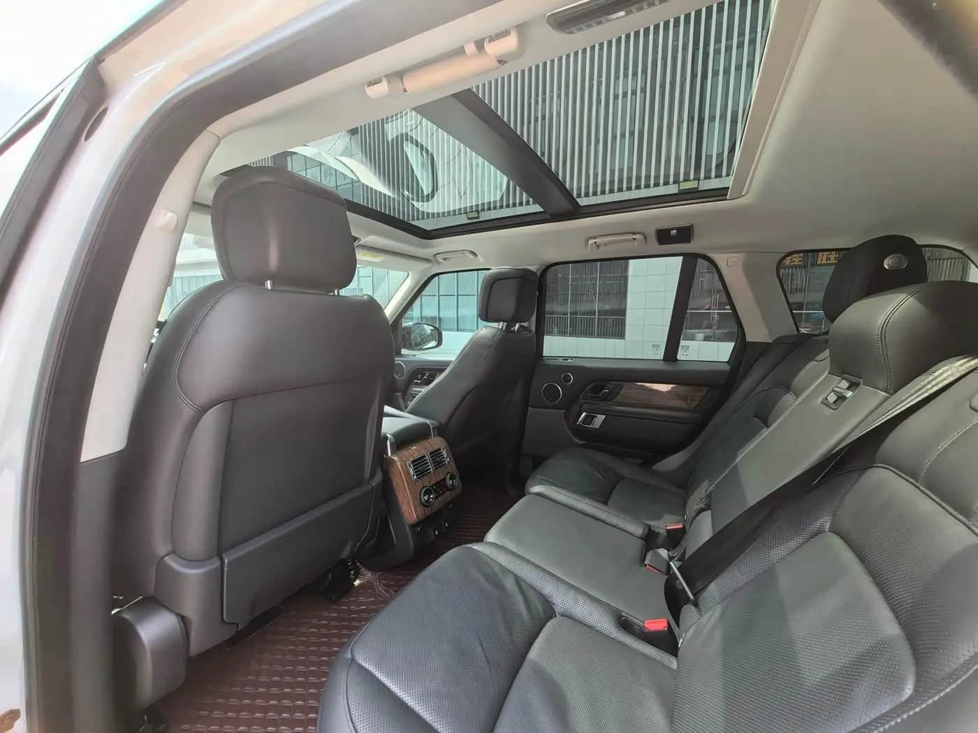 Land Rover Range Rover 2019 — Фото 9/18