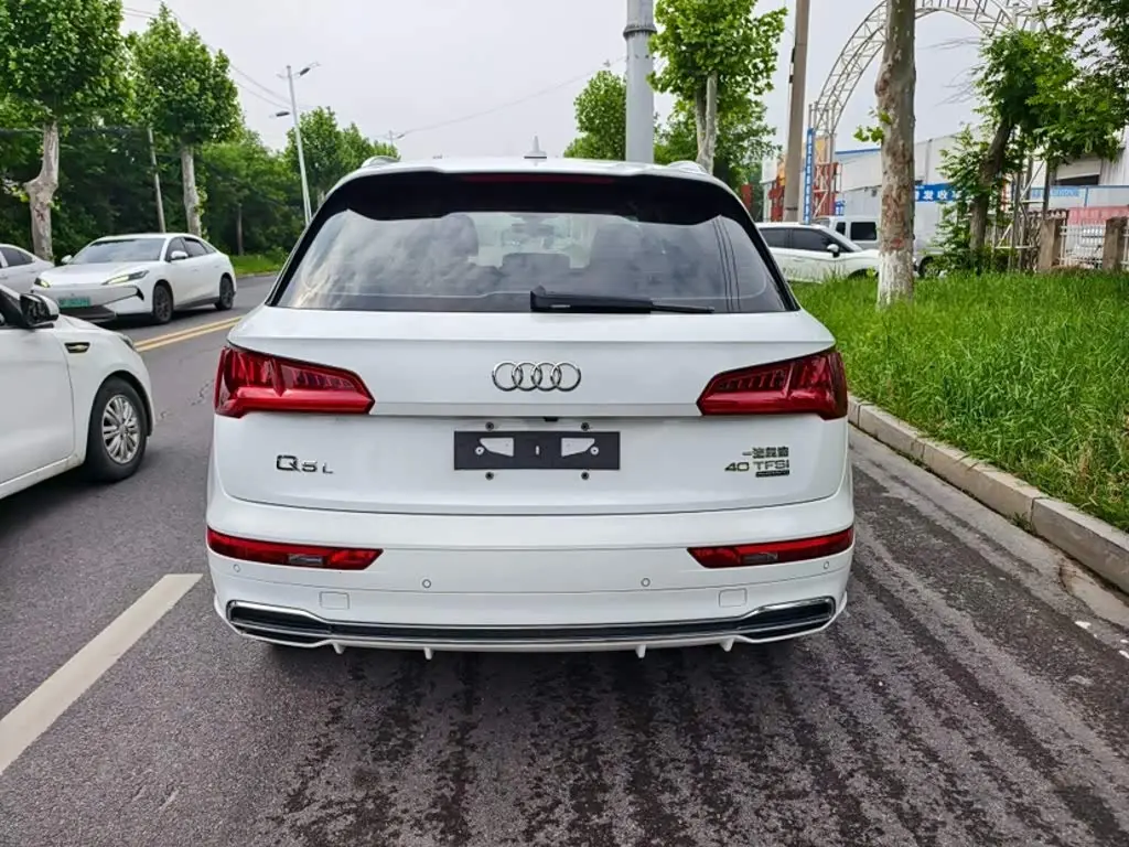 Audi Q5L 2019 — Фото 6/11