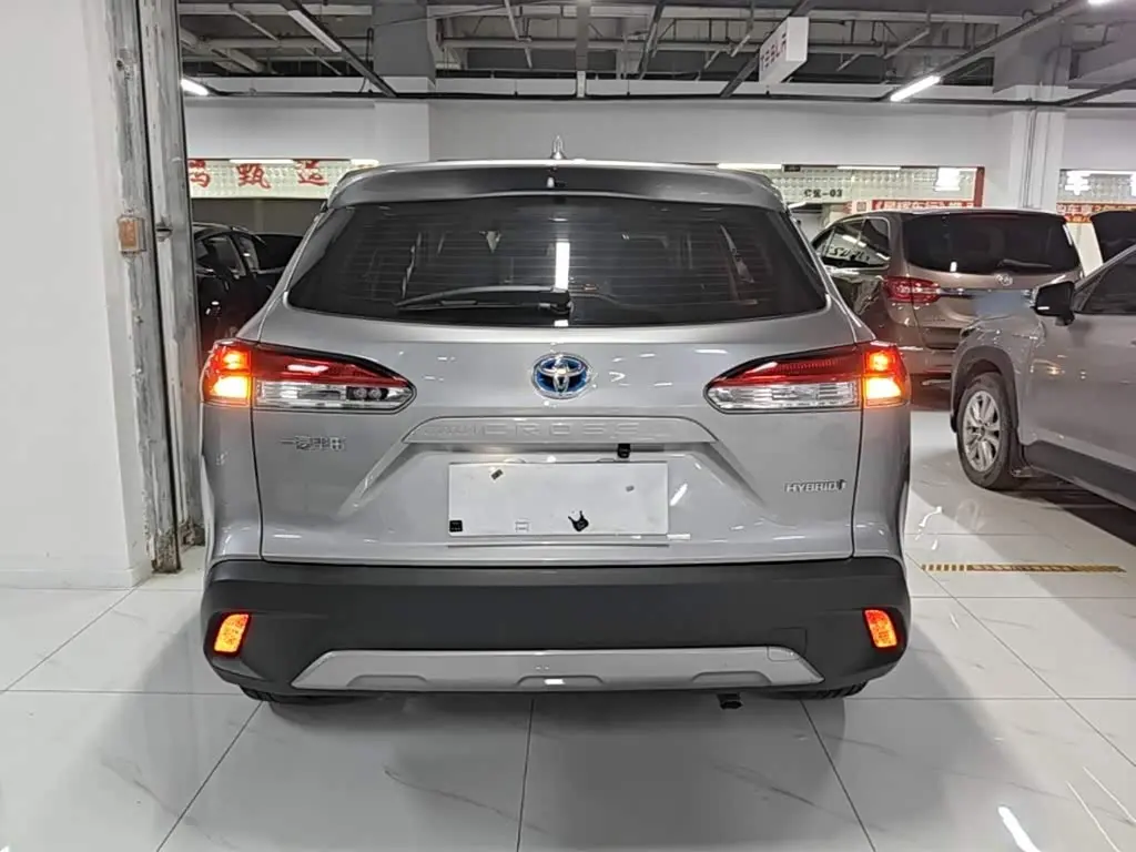 Toyota Corolla Cross 2024 — Şəkil 6/20