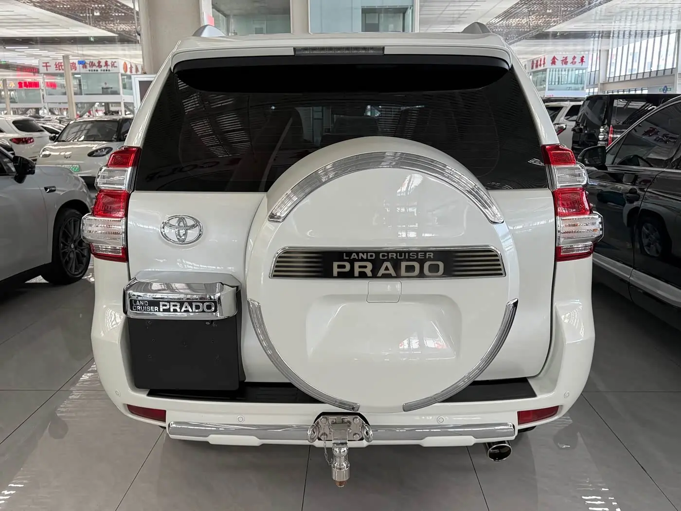 Toyota Prado 2016 — ფოტო 4/18