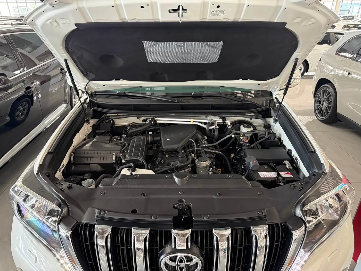 Toyota Prado 2016 — ფოტო 16/18