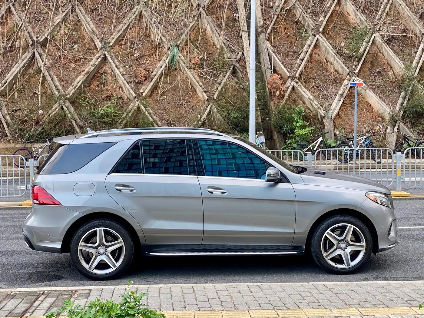 Mercedes-Benz GLE 2017 — Фото 4/20