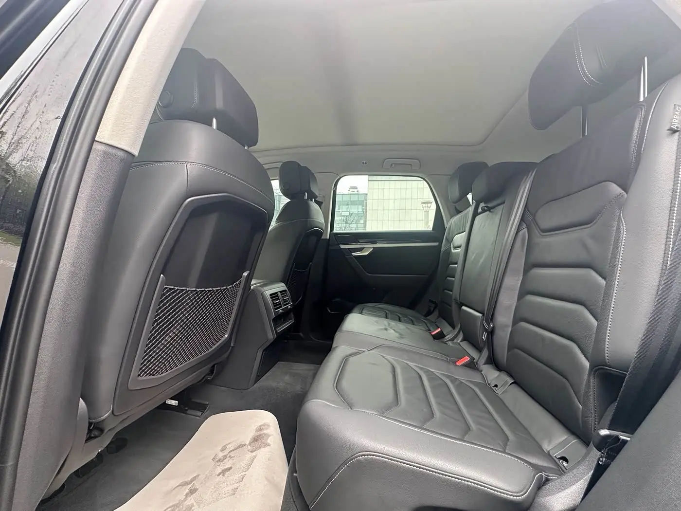 Volkswagen Touareg 2021 — Фото 12/19
